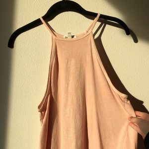 Billabong light pink tang top with white pattern